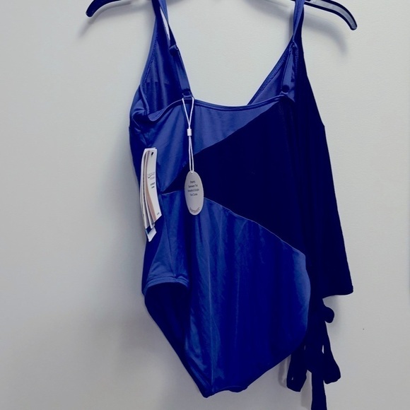 Coco Reef. Coco Contours Appeal Cross-over One Piece Swimsuit size 12 - Picture 7 of 8